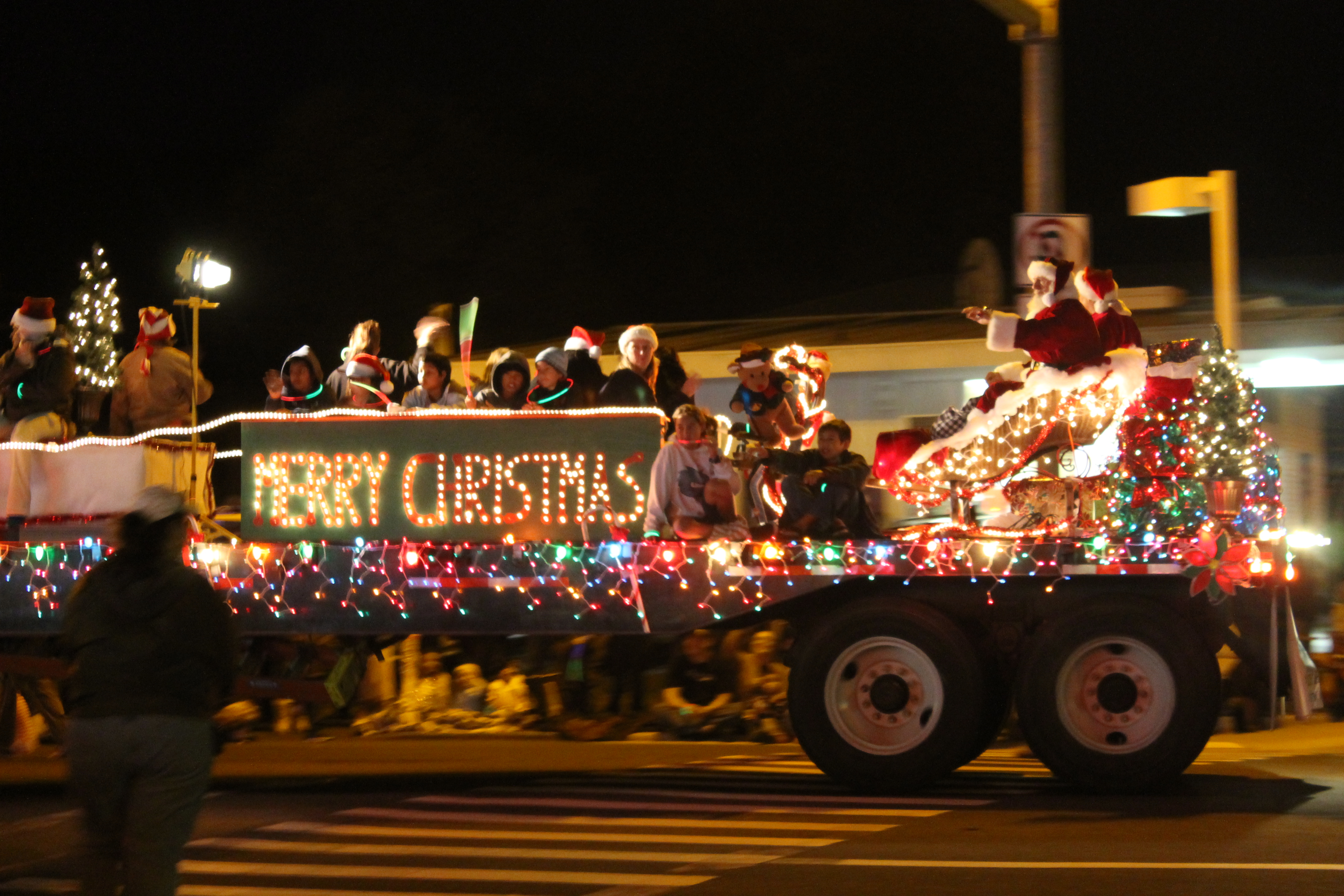 Register now for the Bridge City lighted Christmas Parade SETX