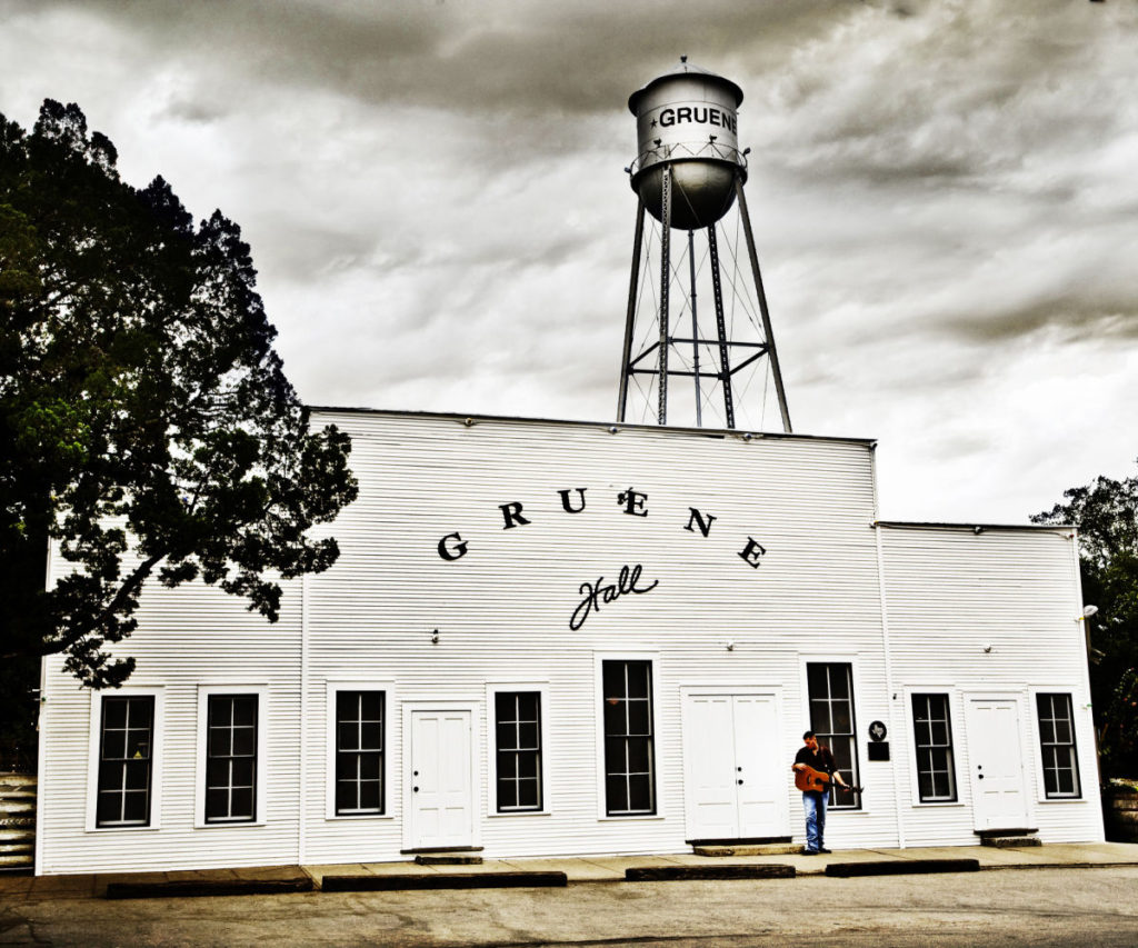 road trip Gruene TX, Schlitterbahn New Braunfels, family trip Texas, road trip guide Central Texas,