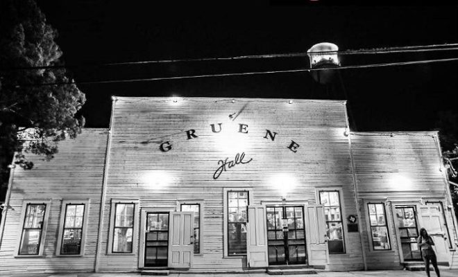 road trip Gruene TX, Schlitterbahn New Braunfels, family trip Texas, road trip guide Central Texas,